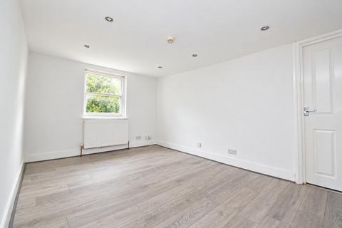 2 bedroom apartment to rent, Samuel Street, London