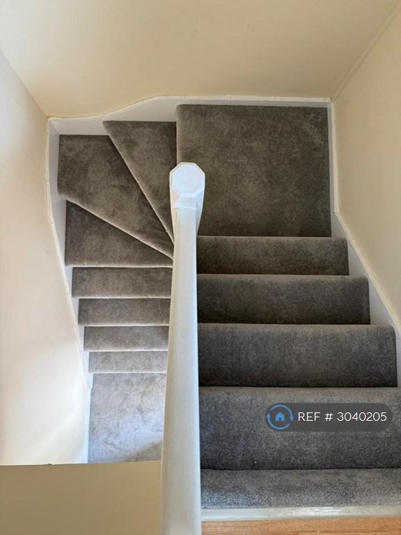 Apartment in Osterley - View 2