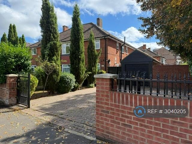 Apartment in Osterley - View 4
