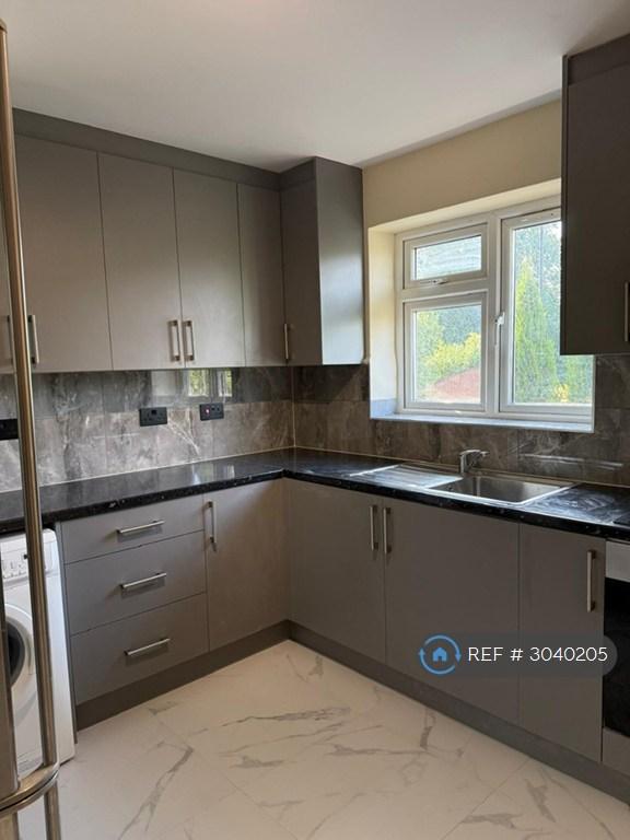 Apartment in Osterley - View 5