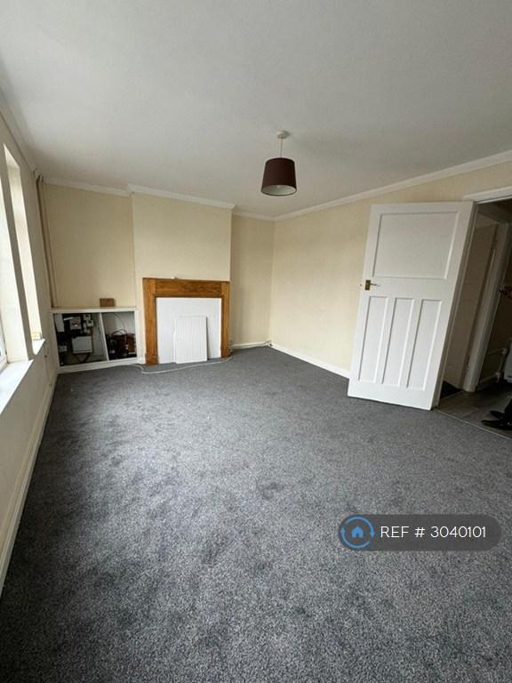 Apartment in Hillingdon, Uxbridge - View 3