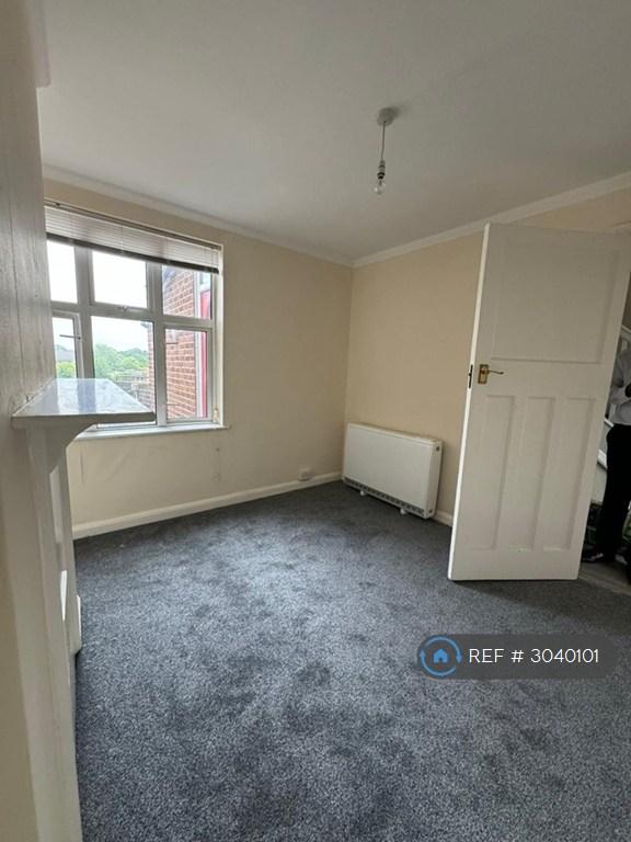 Apartment in Hillingdon, Uxbridge - View 4
