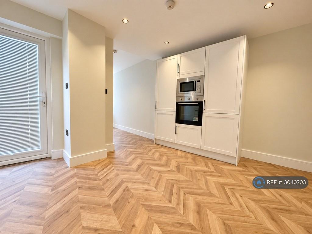 House in London - View 4