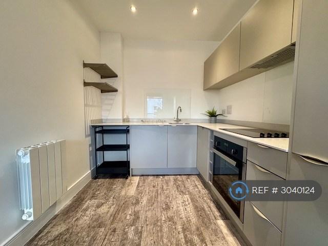 Apartment in Birmingham, West Midlands - View 3