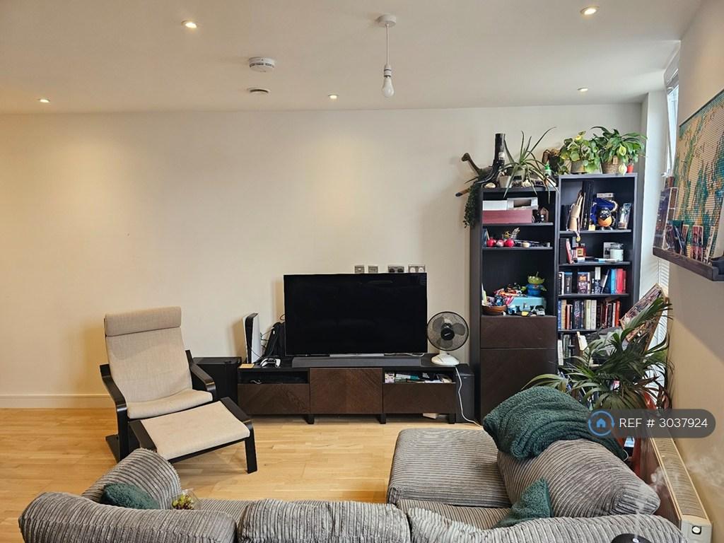 Apartment in London - View 5