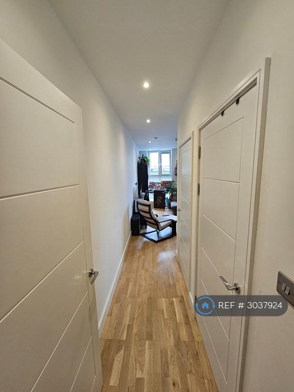 Apartment in London - More