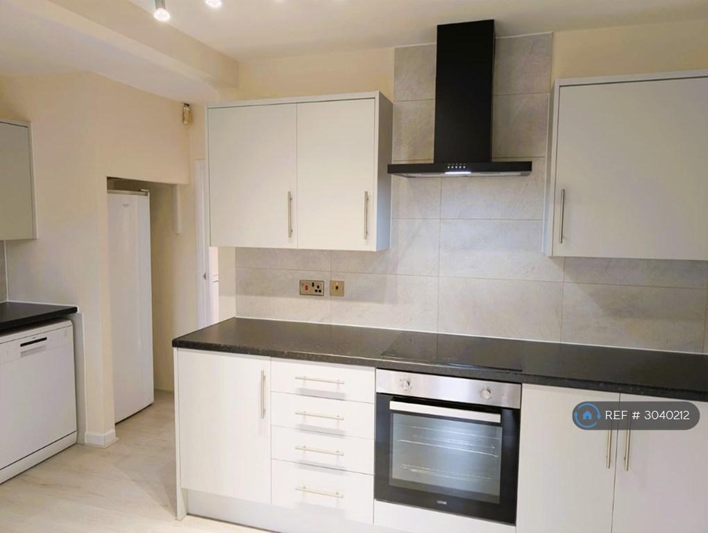 House in Dagenham - View 4