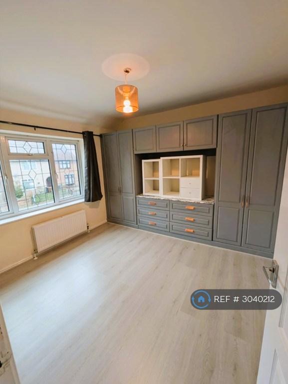 House in Dagenham - More