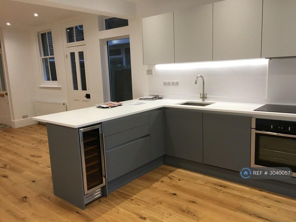 House in Kingston Upon Thames - View 4