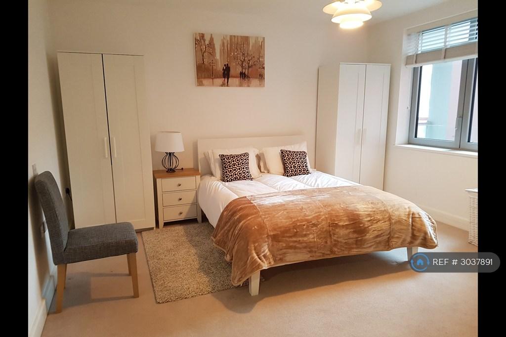 Apartment in Canning Town - View 2