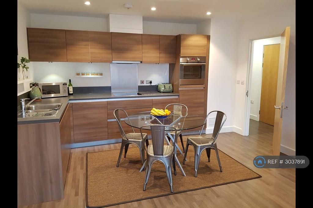 Apartment in Canning Town - View 3