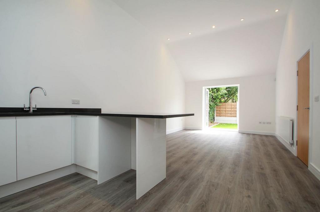 Apartment in Trafford, Ashton upon Mersey - View 4