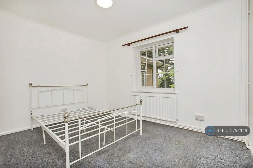 Apartment in Sutton - View 3