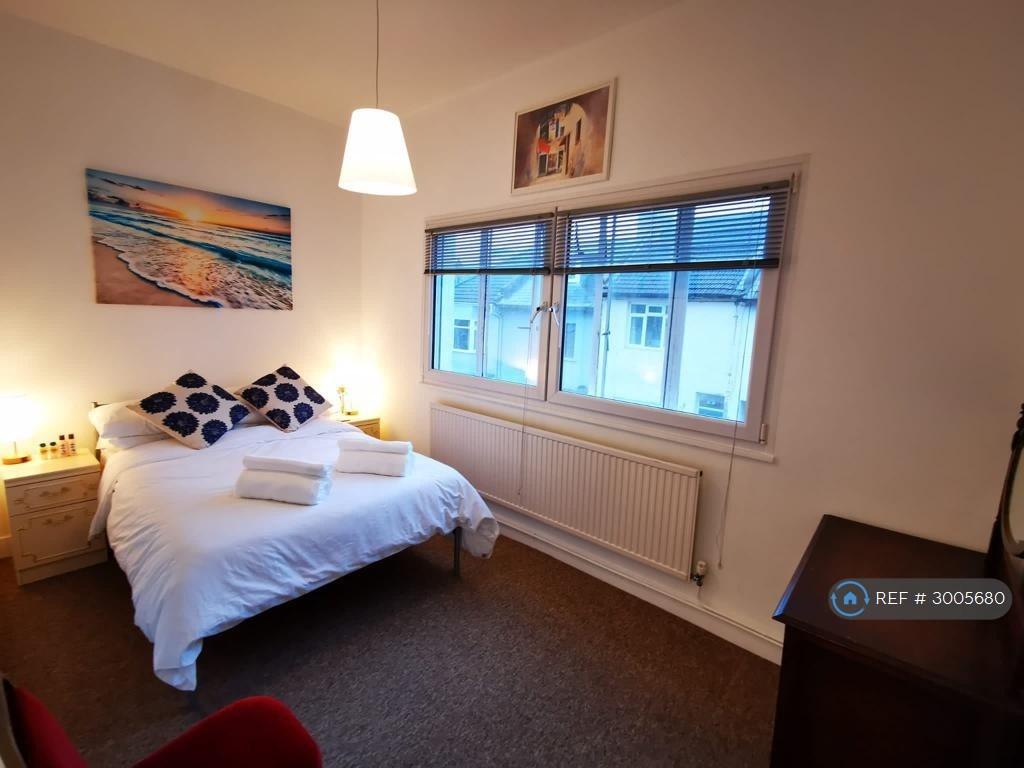 House in Brighton, Round Hill - View 3