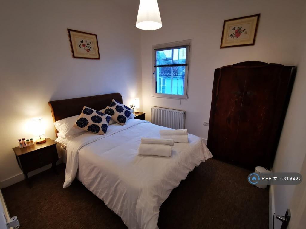 House in Brighton, Round Hill - View 4