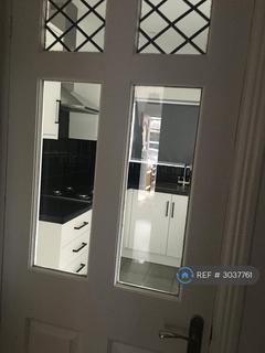 2 bedroom terraced house to rent, Coombe Road, Gravesend, DA12