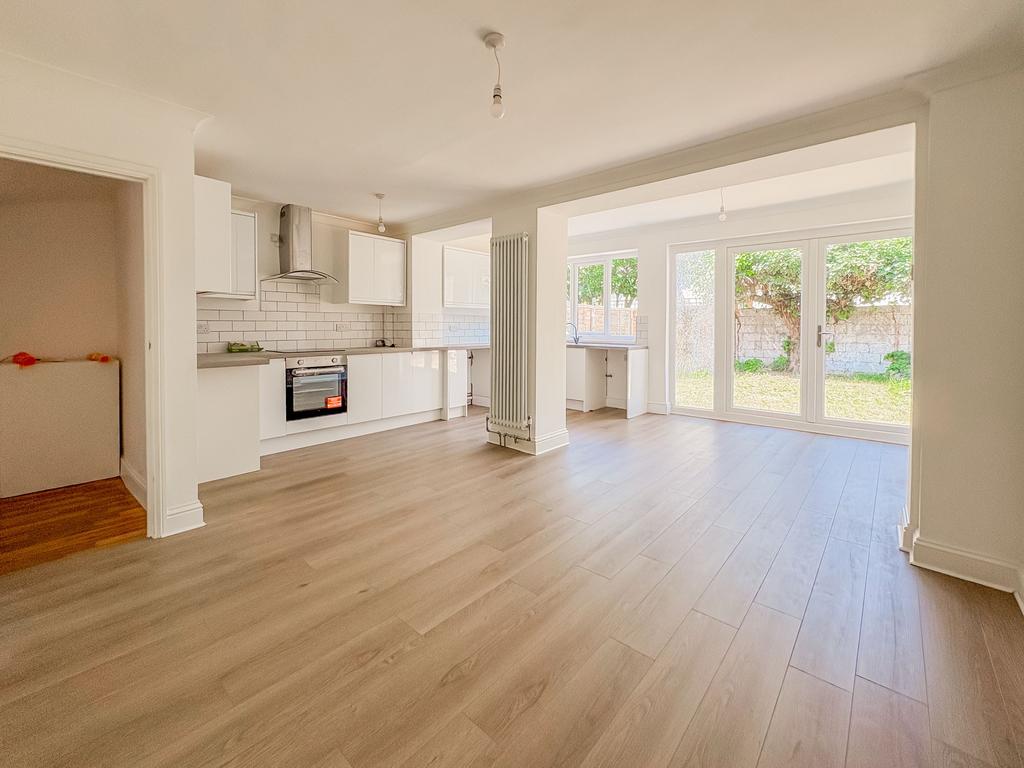 House in Romford - View 2