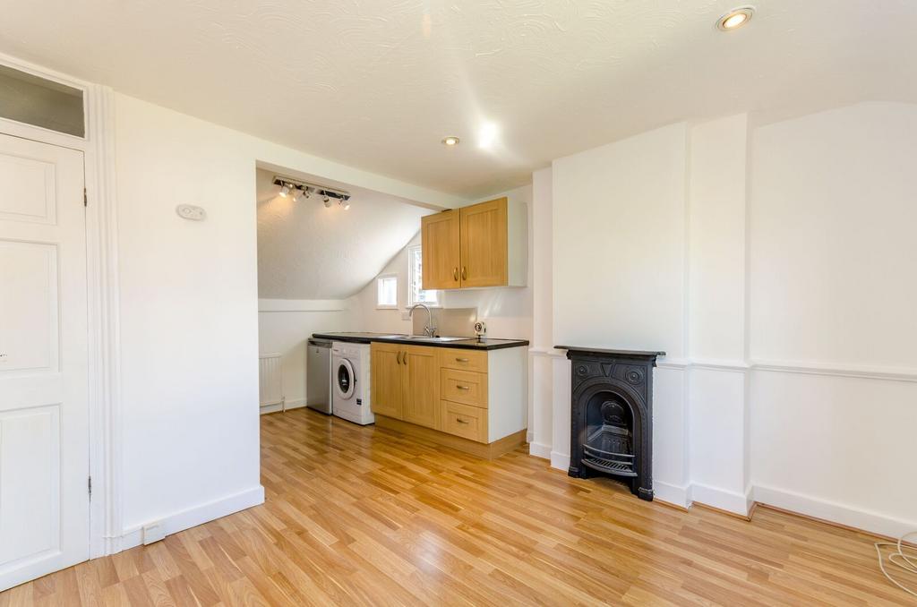 Apartment in London - View 3