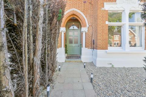 undefined, Mount Park Crescent, Ealing, London, W5