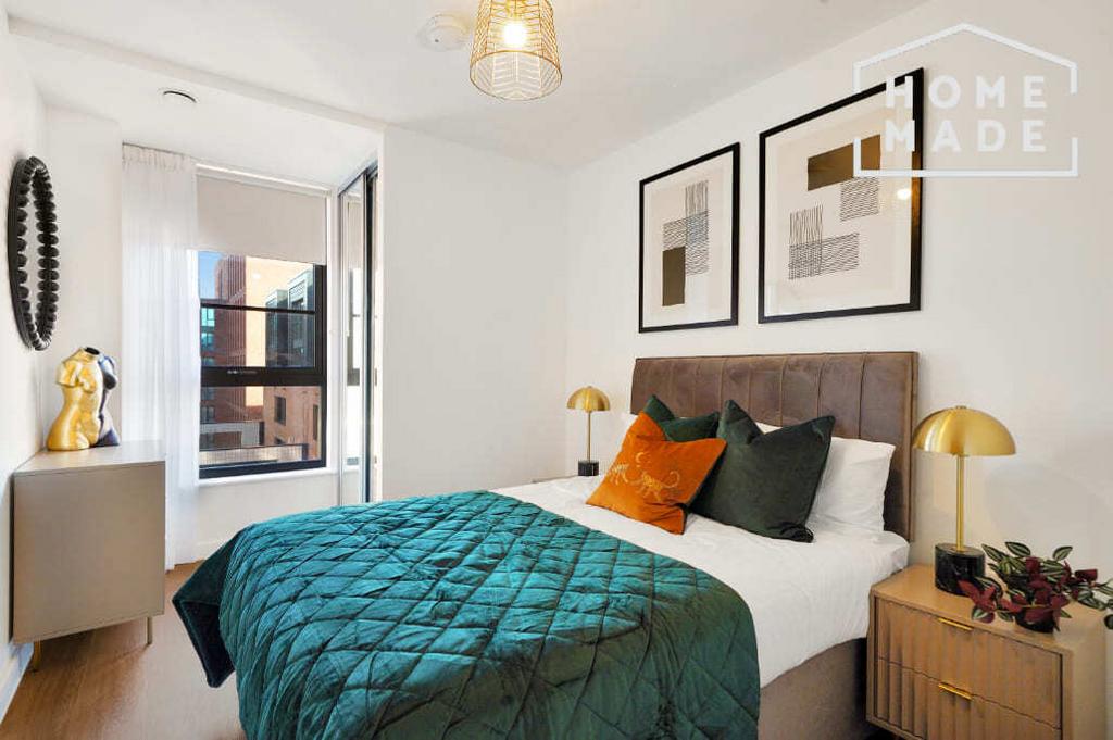 Apartment in Birmingham, West Midlands - More