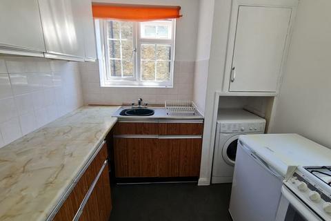 2 bedroom apartment to rent, Nelson Road, Twickenham