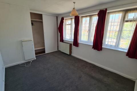 2 bedroom apartment to rent, Nelson Road, Twickenham