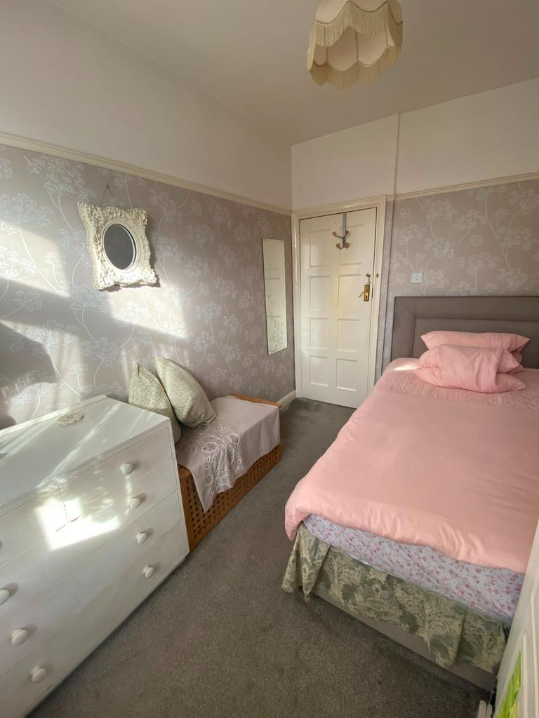 House in London - View 5