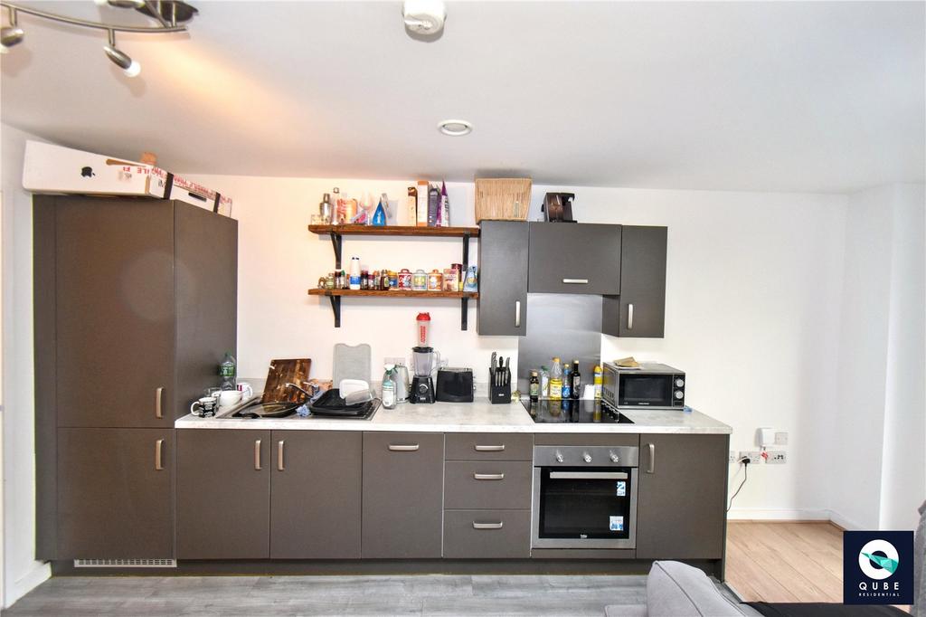 House in Salford - View 3