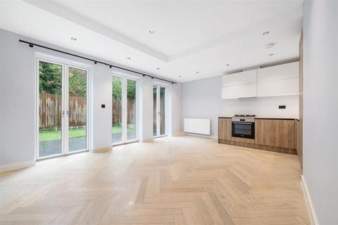 2 bedroom flat for sale, Selby Road, Anerley, London, SE20
