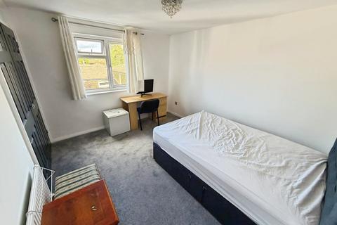 3 bedroom property to rent, Brookfurlong, Peterborough, PE3