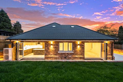 5 bedroom detached bungalow for sale, Belswains Lane, Hemel Hempstead HP3