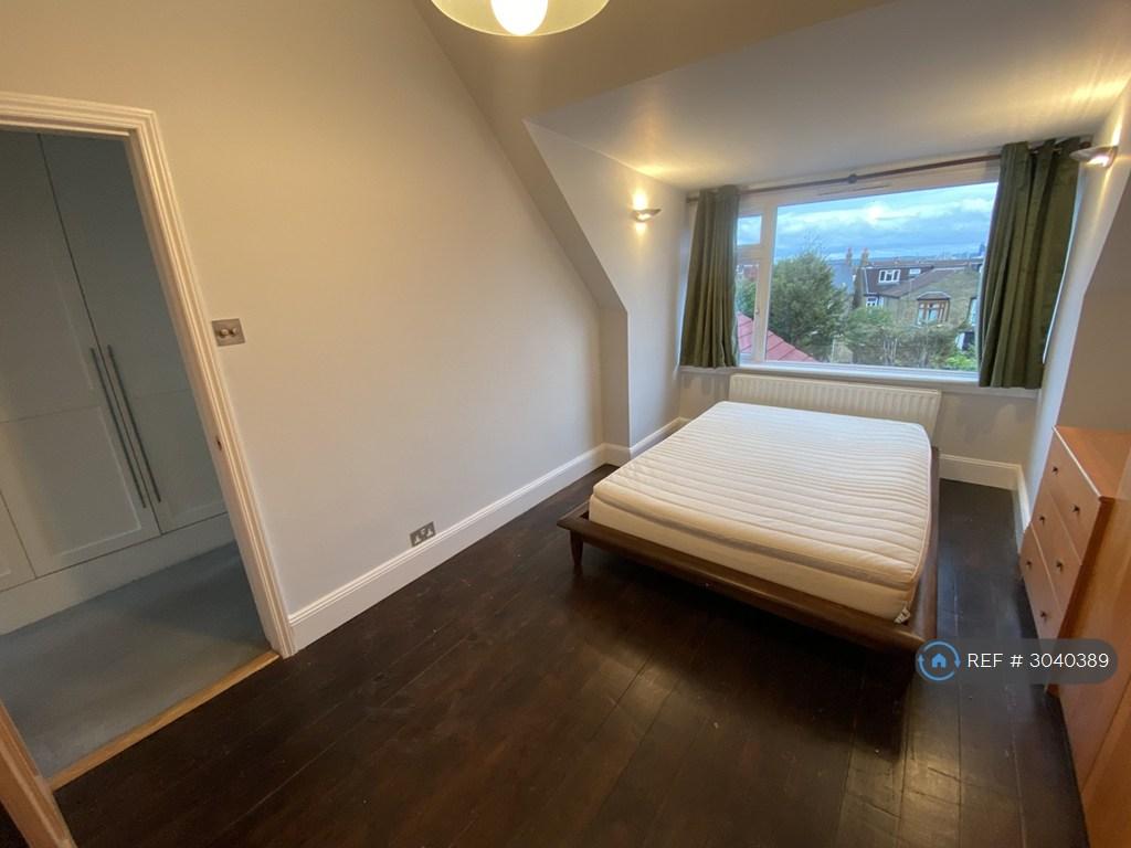 Apartment in London - More