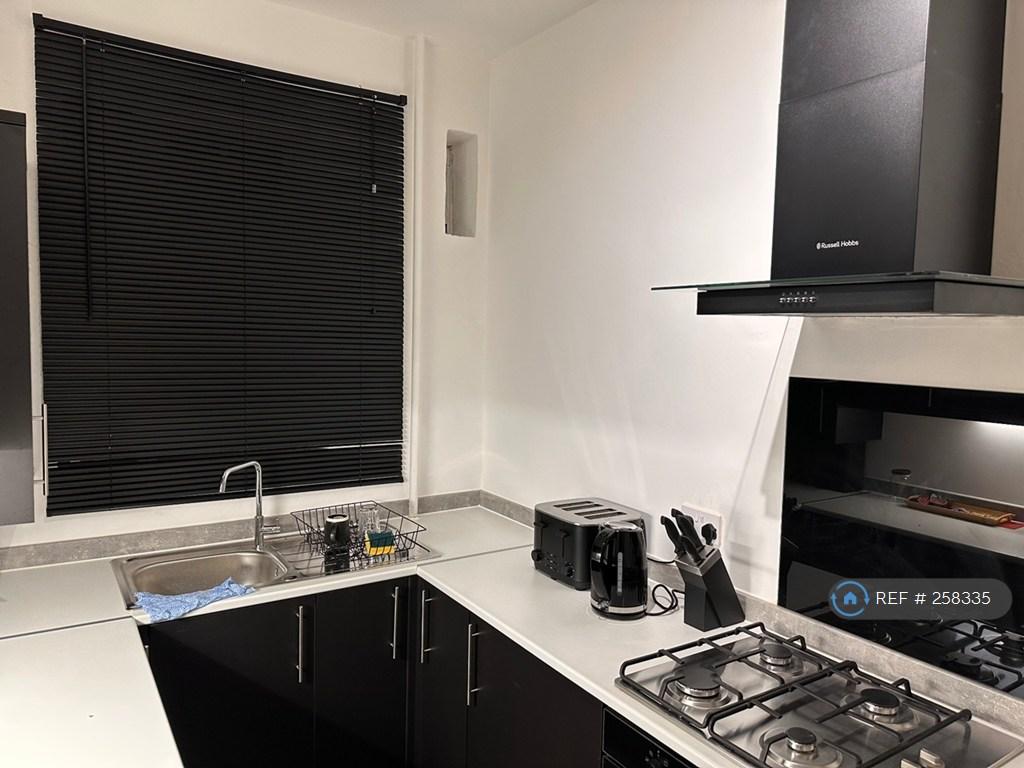 Apartment in London - View 3