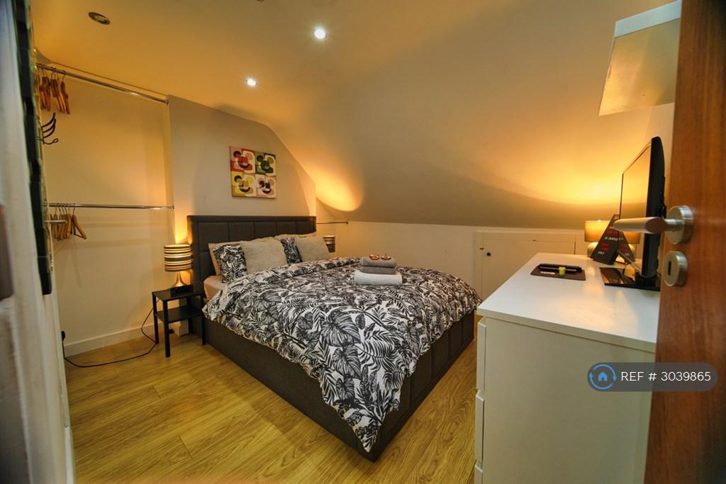 Apartment in London - View 5