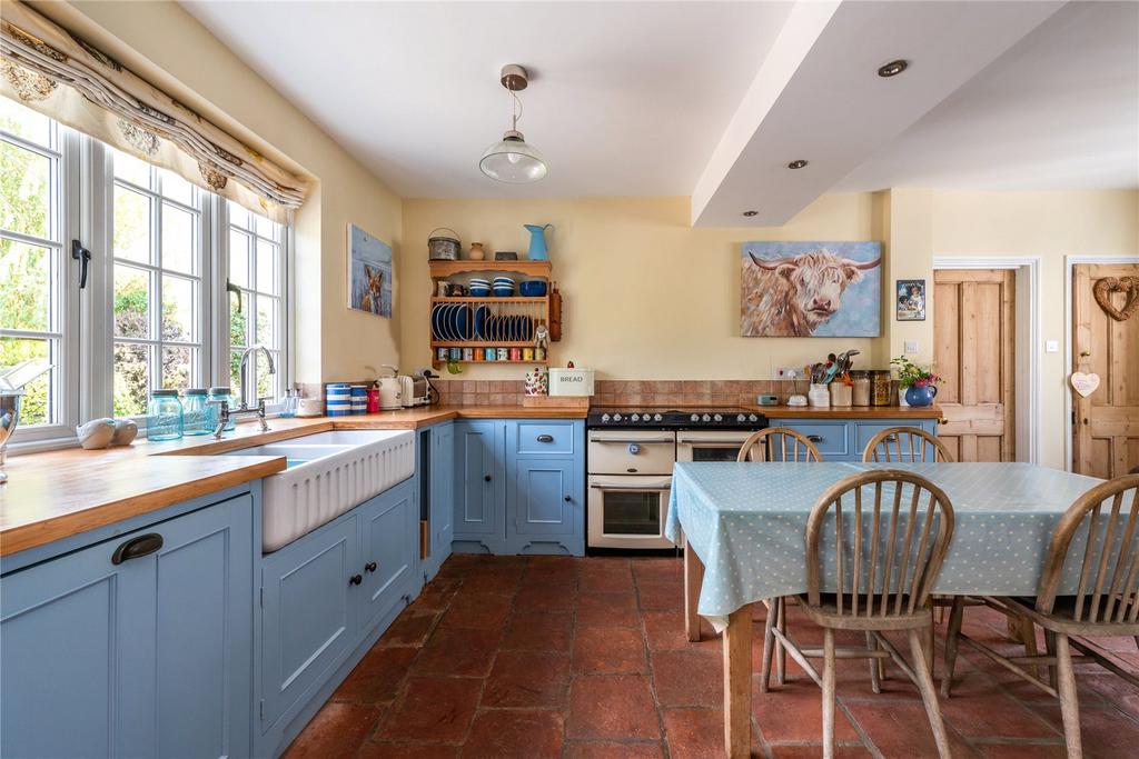 House in Dorking - View 3