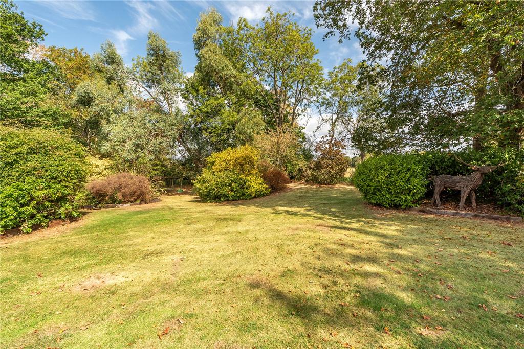 House in Dorking - View 4