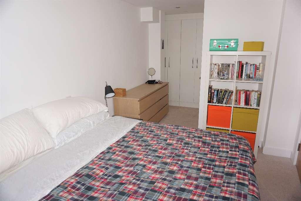 Apartment in Leeds, West Yorkshire - View 3