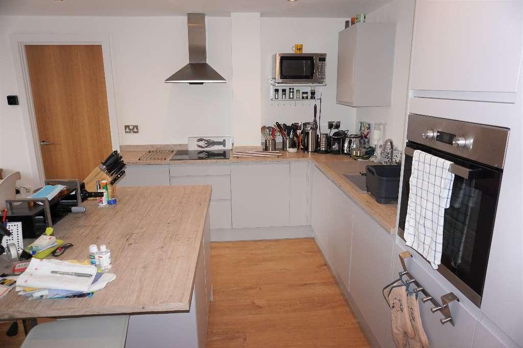 Apartment in Leeds, West Yorkshire - View 4