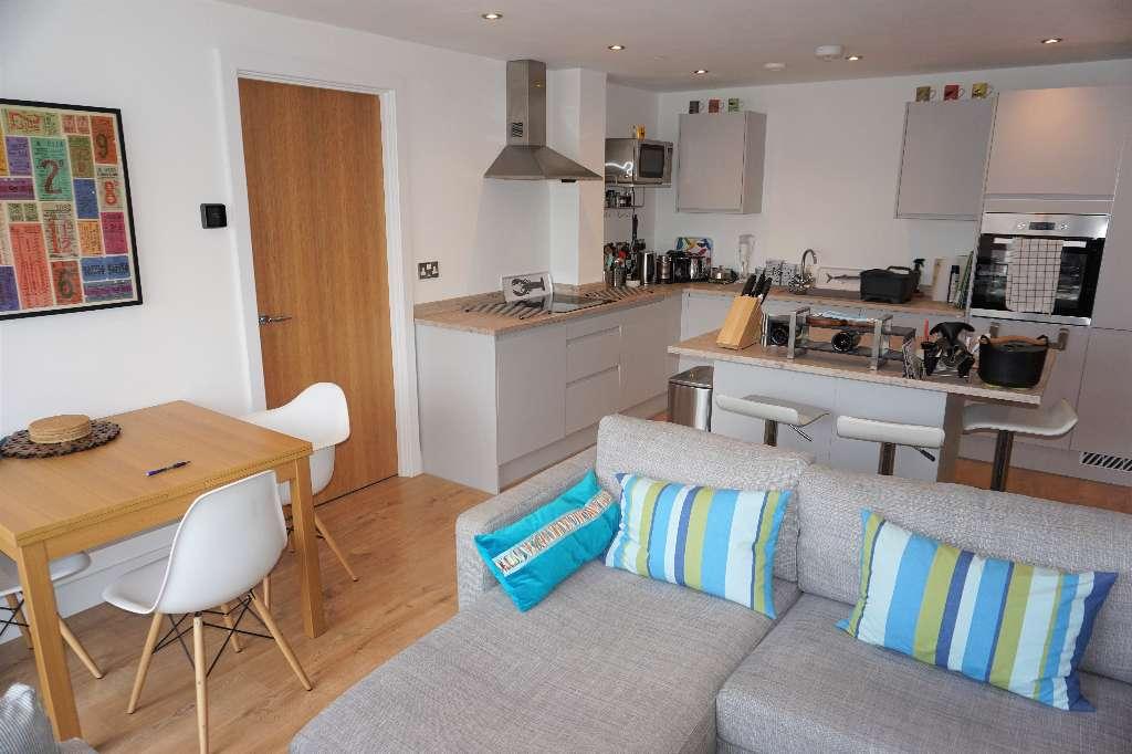Apartment in Leeds, West Yorkshire - View 5