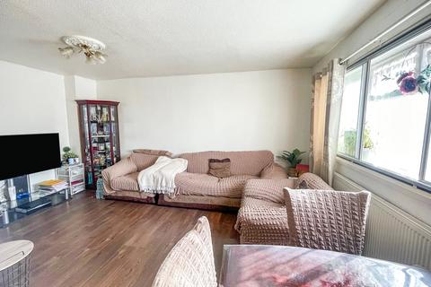undefined, Tivoli Road, Hounslow TW4