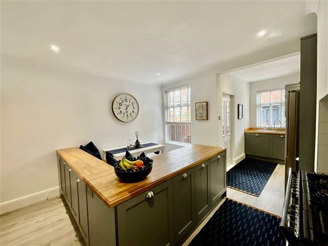 House in Sheffield, South Yorkshire - More