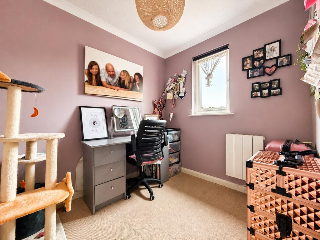 House in Reading, Holybrook - More