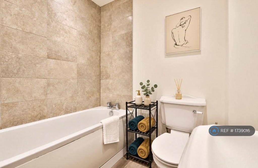 Apartment in Cardiff - View 3
