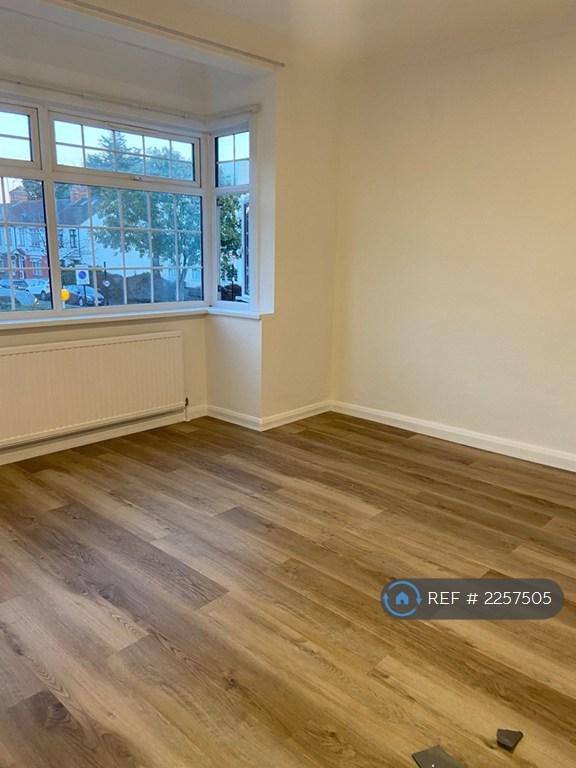 House in London - View 3