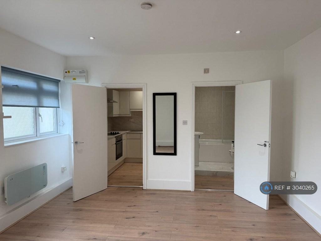 Apartment in London - View 2