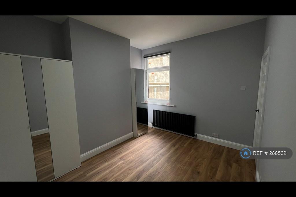 Apartment in London - View 3