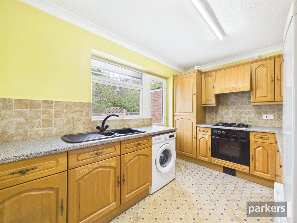 House in Reading, Lower Earley, Earley - View 3
