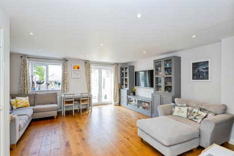 4 bedroom semi-detached house for sale, Beckless Avenue, Clanfield, Waterlooville, Hampshire, PO8