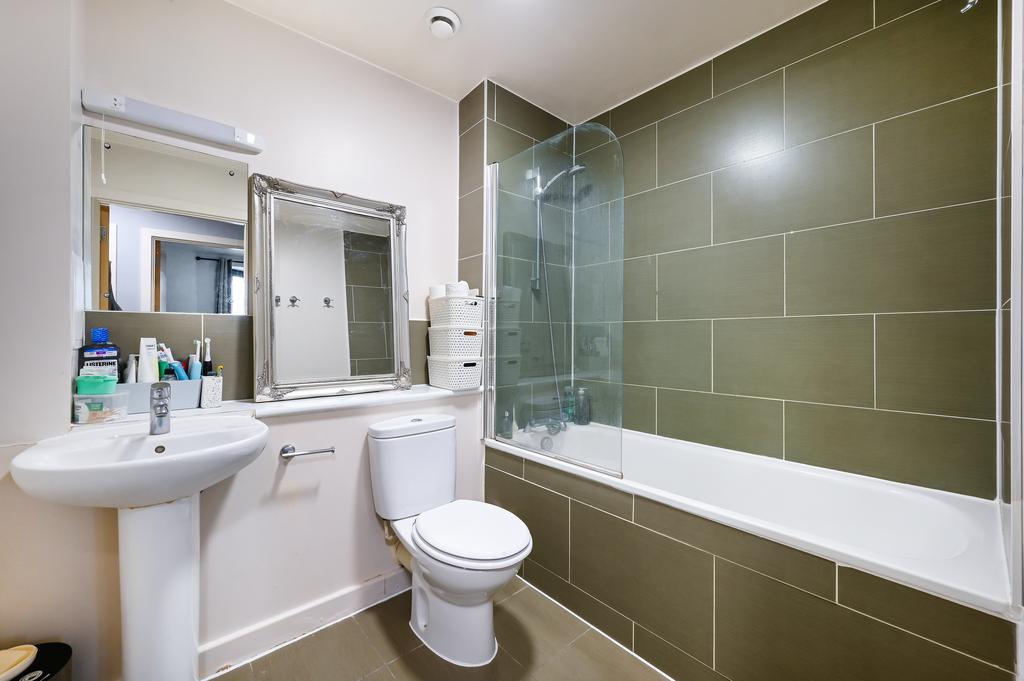 Apartment in London - View 5
