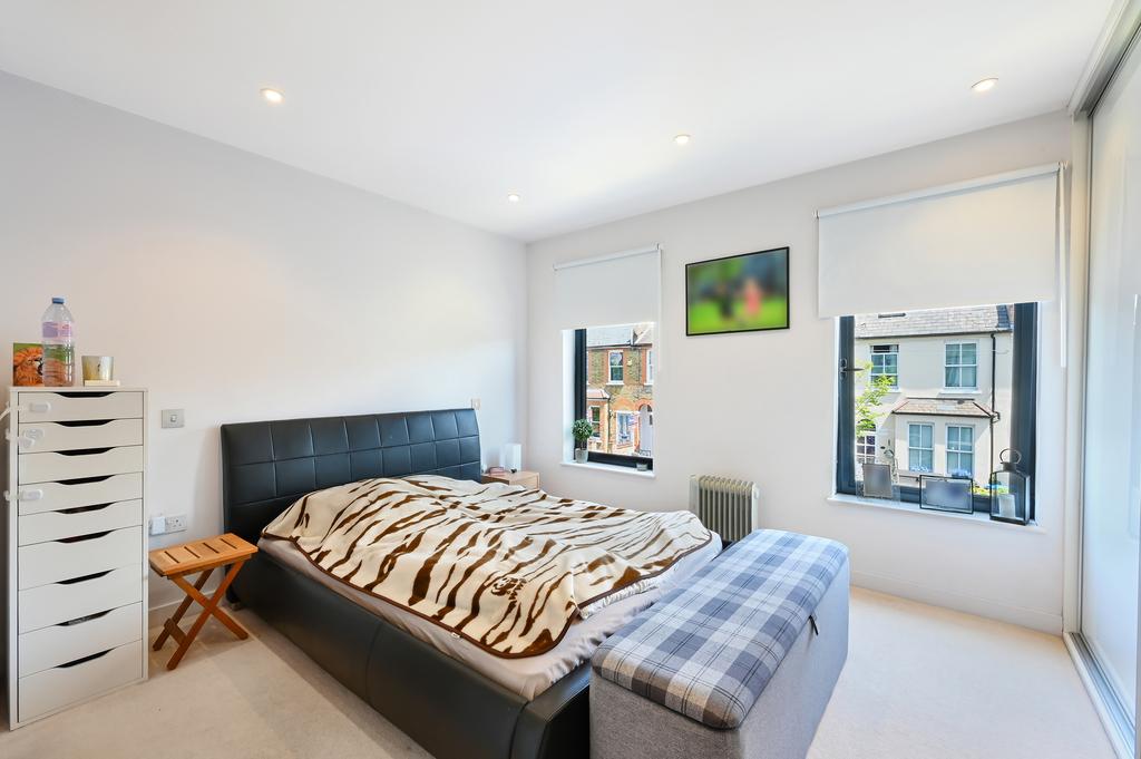 House in London - View 4
